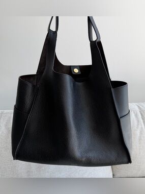 CUYANA OVERSIZED DOUBLE LOOP BAG